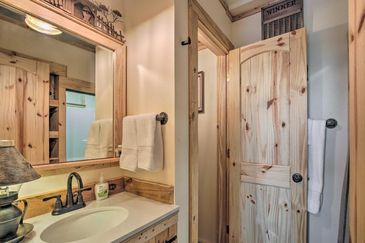 Kerrville Converted Barn Tiny Home With Kayaks! Eksteriør billede
